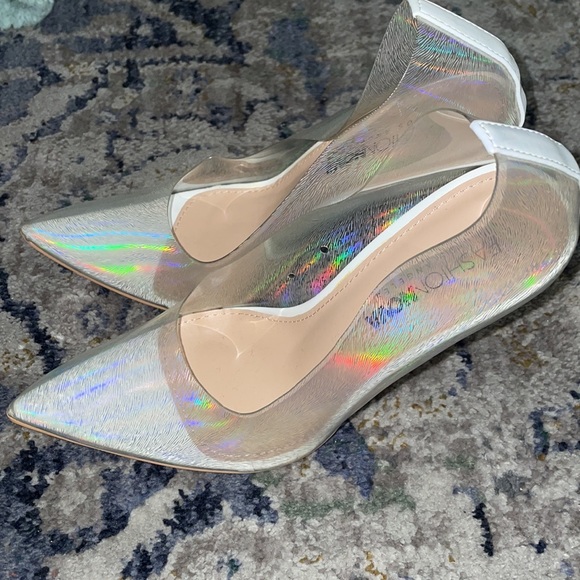 FASHION NOVA IRIDESCENT PUMP - Picture 3 of 9
